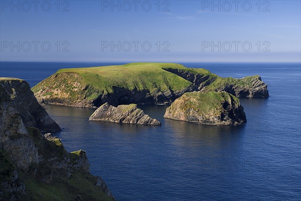 IRELAND, County Mayo, Kid Island and coastline.