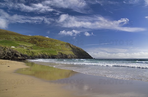 IRELAND, County Kerry, Dingle Peninsula, Coumeenole Beach at Slea Head.