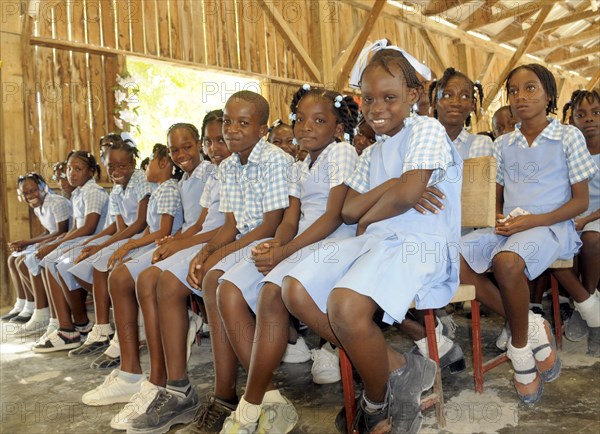 HAITI, Isla de la Laganave, Schoo girls in uniform.