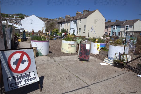 England, East Sussex, Brighton, Lewes Road, former petrol station converted into urban park by local residents.