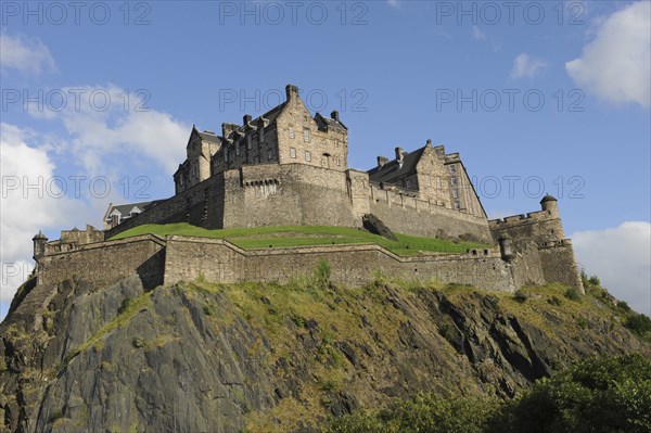 Edinburgh, Lothian, Scotland. Castle perched on rock outcrop. Scotland Scottish Great Britain UK GB United Kingdom Edinburgh Lothian Architecture Europe European Capital Castle Alba Blue British Isles Castillo Castello Destination Destinations Great Britain Northern Europe United Kingdom Castle Castello Castle Castillo