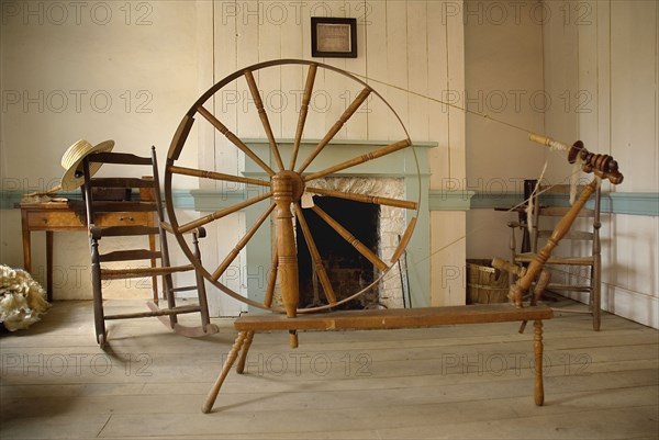 Omagh, County Tyrone, Ireland. Ulster American Folk Park Spinning wheel in Pennsylvania Log Farmhouse. Ireland Irish Eire Erin Europe European North Northern County Tyrone Omagh Ulster American US Folk Park Museum Living Tour Tourism Tourist Attraction Travel Architecture Interior Inside Spinning Wheel Mill Pennsylvania Log Farmhouse Destination Destinations History Historic Keystone State Northern Europe Poblacht na hEireann Republic Sightseeing Tourists Holidaymakers