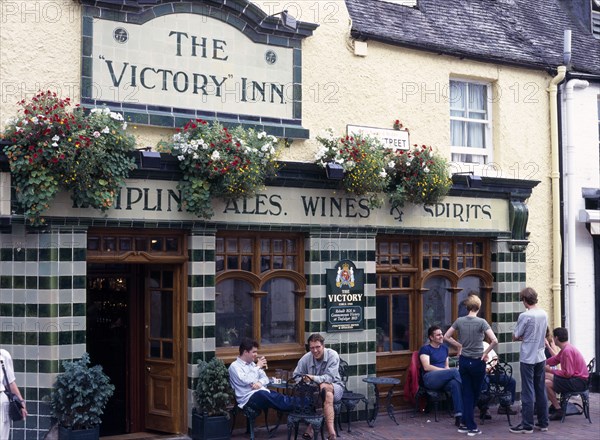 Brighton, East Sussex, England. Victory Inn Public House on Duke Street. People sitting at tables outside Destination Destinations European Great Britain Northern Europe United Kingdom