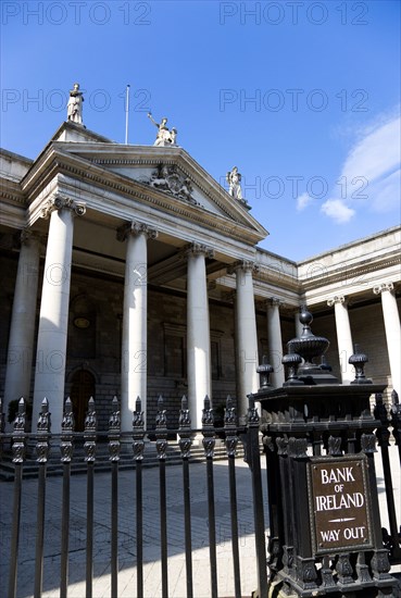 Ireland, County Dublin, Dublin City, The 18th Century Bank Of Ireland building in College Green at one time the Irish Houses of Parliament or Irish Parliament House the first purpose-built two-chamber parliament building in the world.