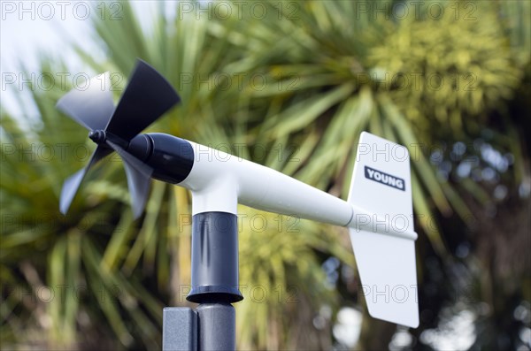 Climate, Weather, Measurements, Wind speed and direction monitor at Bognor Regis weather station.