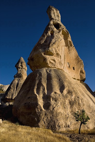Pigeon Valley. Fairy Chimney rock formations with dovecotes. Pigeon droppings are used as a fertiliser. Photo : Hugh Rooney
