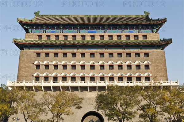 Tiananmen Square Archery tower also known as Qianmen Gate adjacent to Zhengyangmen Gate. Photo : Mel Longhurst