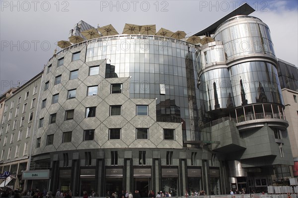 The Haas Building or Haas Haus. Modern glass fronted and concrete office building in Saint Stephens Square. Photo : Bennett Dean