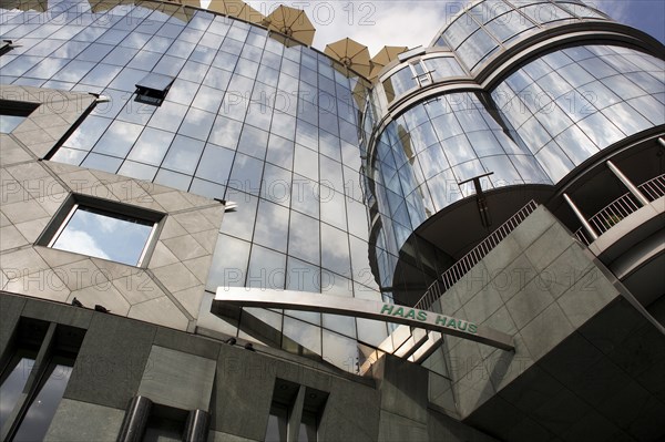 Exterior detail of the Haas Building or Haas Haus. Modern glass fronted and concrete office building in Saint Stephens Square. Photo : Bennett Dean