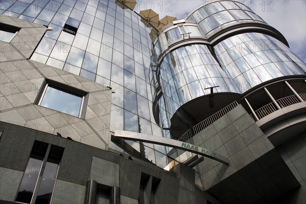 Exterior detail of the Haas Building or Haas Haus. Modern glass fronted and concrete office building in Saint Stephens Square. Photo : Bennett Dean