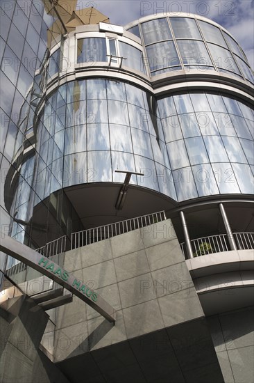 Exterior detail of the Haas Building or Haas Haus. Modern glass fronted and concrete office building in Saint Stephens Square. Photo: Bennett Dean