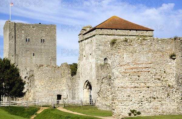 Portchester Castle showing the Norman 12th Century Tower and 14th Century Keep within the Roman 3rd Century Saxon Shore Fort. Photo : Paul Seheult