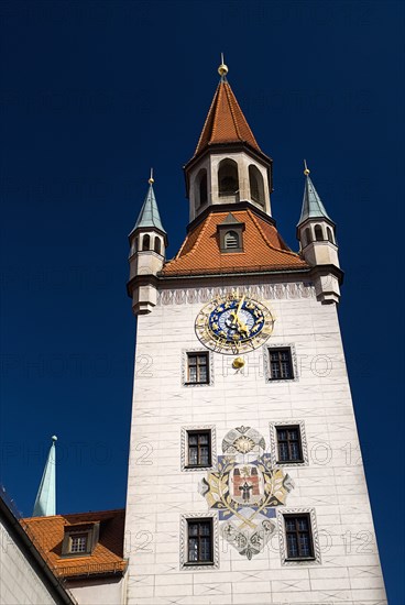 Marienplatz. Altes Rathaus or Old Town Hall. Original building dating from the fifteenth century with baroque facade added in the seventeenth century. Detail of clock tower. Photo: Hugh Rooney