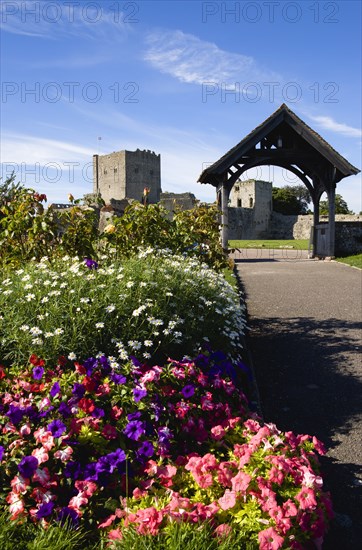 Portchester Castle. The 12th Century Norman tower and 14th Century Keep in the old Roman 3rd Century Saxon Shore Fort seen from the grounds of the Norman Ausgustine Priory garden. Photo : Paul Seheult