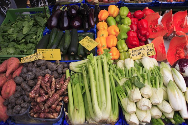 Vegetable stall in the Naschmarkt. Cropped view of display of produce including fennel celery peppers and courgettes. Photo : Bennett Dean