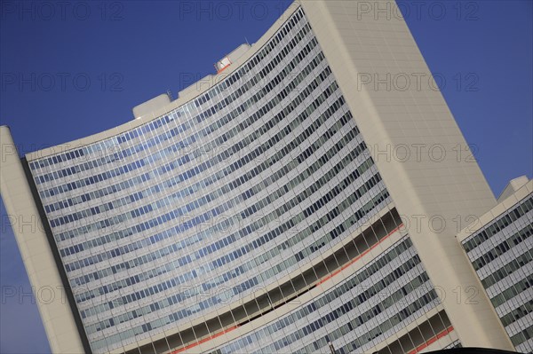 Detail of UNO City building exterior in the Donau City district. Photo : Bennett Dean