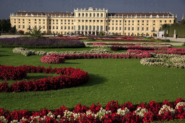 Schonnbrunn Palace. Exterior and formal gardens. Photo : Bennett Dean