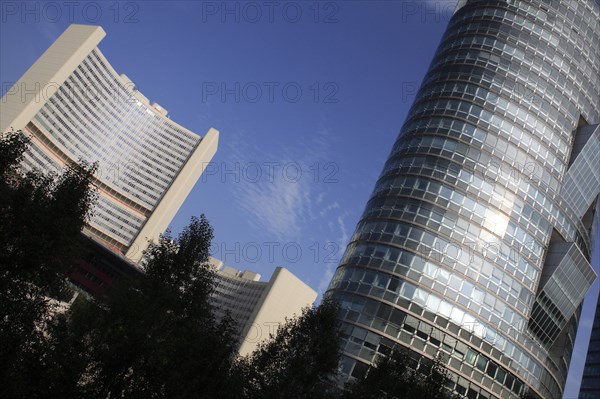 Angled view of UNO City and the Andromeda Tower in the Donau City district. Photo : Bennett Dean