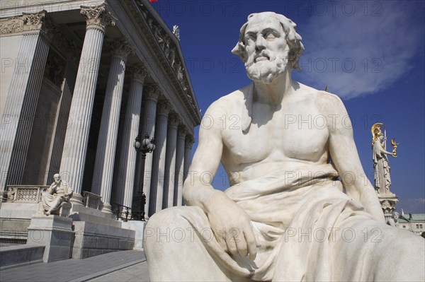 Statue of Thucydides the Greek philosopher in front of Parliament building. Photo : Bennett Dean