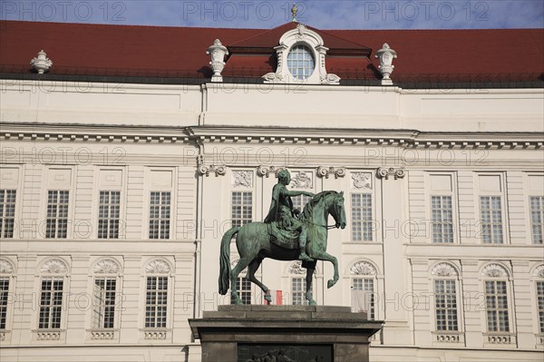 Equestrian statue of Emperor Josef II in the courtyard of the Spanish riding school. Photo: Bennett Dean