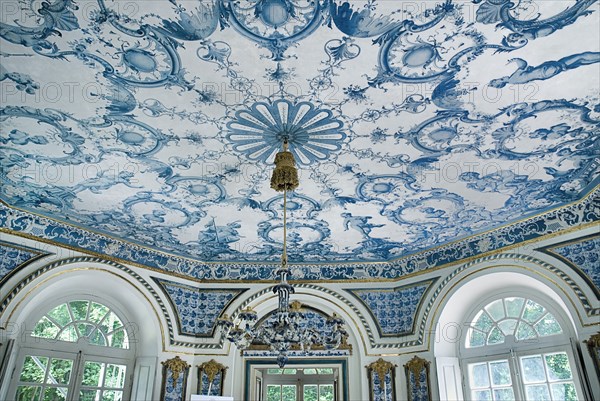 Nymphenburg Palace the Pagodenburg. Interior of elegant pavilion for royal relaxation with over 2000 blue and white painted Dutch tiles decorating the walls and ceiling. Photo: Hugh Rooney