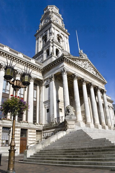 Guildhall originally built in 1890 but rebuilt in 1959 after being bombed in 1941 during World War II. Photo : Paul Seheult