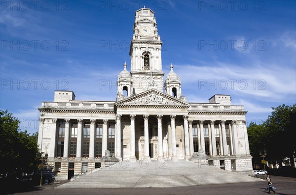 Guildhall originally built in 1890 but rebuilt in 1959 after being bombed in 1941 during World War II. Photo : Paul Seheult