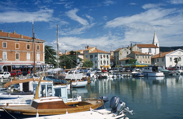 View of Port with fishing boats.. Photo : Jonas Grau