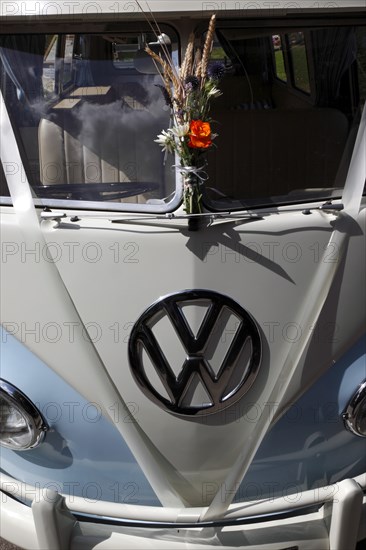 Volkswagen camper van decorated for use a wedding car. Photo : Stephen Rafferty