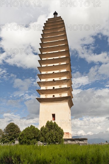 San Ta Si Qianxun Pagoda one of the three pagodas. Photo : Mel Longhurst