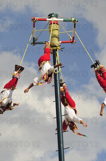 Mexico, Bajio, Zacatecas, Voladores de Papantla show during Feria. 
Photo : Nick Bonetti