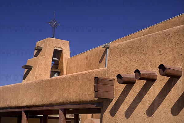 USA, New Mexico, Taos, Detail of adobe style architecture. 
Photo : Hugh Rooney