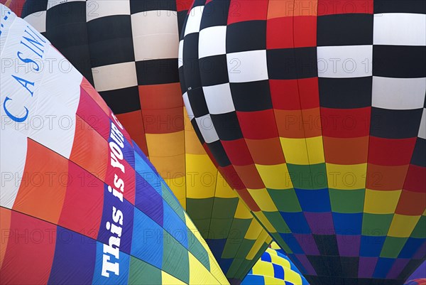 USA, New Mexico, Albuquerque, Annual balloon fiesta. Colourful hot air balloons. 
Photo : Hugh Rooney