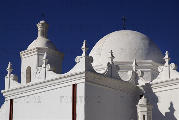 USA, Arizona, Tucson, Mission Church of San Xavier del Bac. Exterior detail of white painted roof. 
Photo : Hugh Rooney