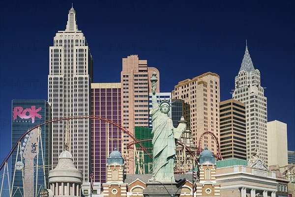 USA, Nevada, Las Vegas, The Strip New York New York hotel and casino exterior. 
Photo : Hugh Rooney