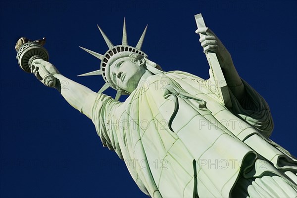 USA, Nevada, Las Vegas, The Strip New York New York hotel and casino exterior. Angled view of a replica Statue of LIberty. 
Photo : Hugh Rooney