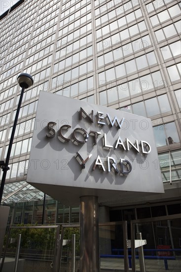 England, London, Westminster. New Scotland Yard building headquarters of the Metropolitan Police Service in 8-10 Broadway. 
Photo : Stephen Rafferty