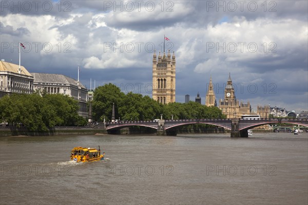 England, London, Vauxhall Duck Tour water taxi on the river Thames heading toward the Houses of Parliament. 
Photo : Stephen Rafferty