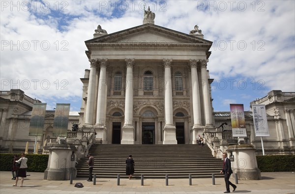 England, London, Exterior of the Tate Britain art gallery in Pimlico. 
Photo : Stephen Rafferty