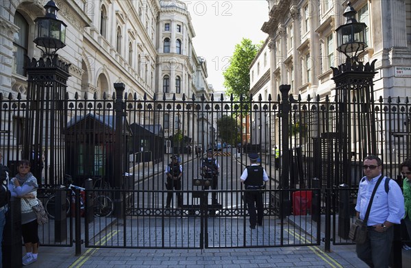 England, London, Westminster Whitehall Downing Street Security gates and armed police guards. 
Photo : Stephen Rafferty