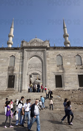 Turkey, Istanbul, Eminonu Yeni Camii New Mosque entrance and steps. 
Photo : Stephen Rafferty