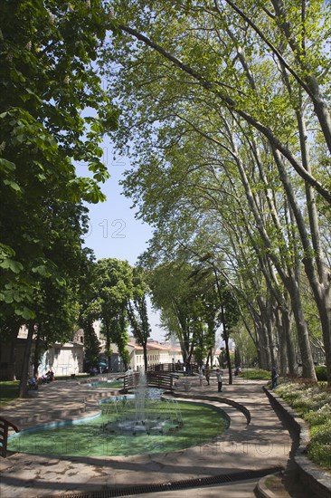 Turkey, Istanbul, Sultanahmet Topkapi Palace Gardens. 
Photo : Stephen Rafferty