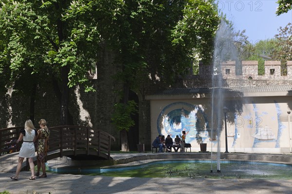 Turkey, Istanbul, Sultanahmet Topkapi Palace Gardens. 
Photo : Stephen Rafferty