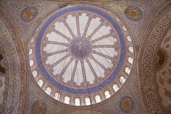 Turkey, Istanbul, Sultanahmet Camii Blue Mosque interior detail of the domed ceiling. 
Photo : Stephen Rafferty