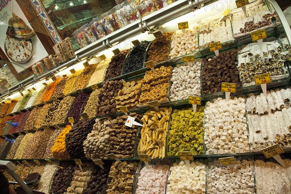 Turkey, Istanbul, Eminonu Misir Carsisi Spice Market interior. 
Photo : Stephen Rafferty