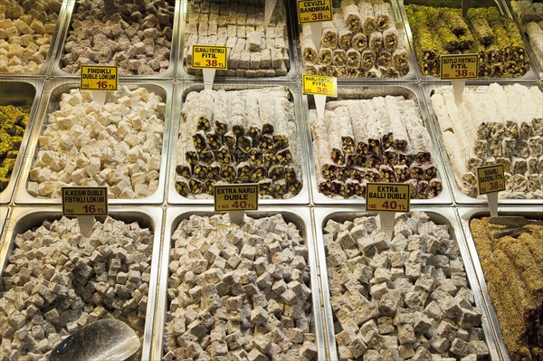 Turkey, Istanbul, Eminonu Misir Carsisi Spice Market interior. 
Photo : Stephen Rafferty