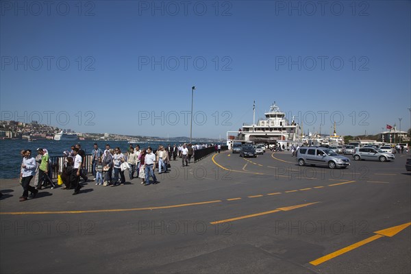 Turkey, Istanbul, Sirkeci ferry terminal with cars and passengers disembarking. 
Photo : Stephen Rafferty