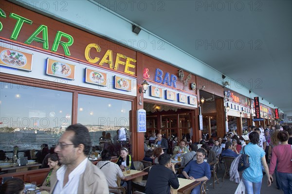 Turkey, Istanbul, Galata Bridge restaurants. 
Photo : Stephen Rafferty