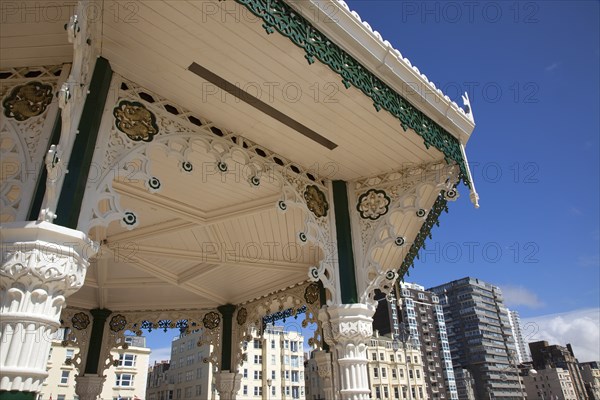 England, East Sussex, Brighton, Kings Road Arches restored seafront Victorian bandstand. 
Photo : Stephen Rafferty
