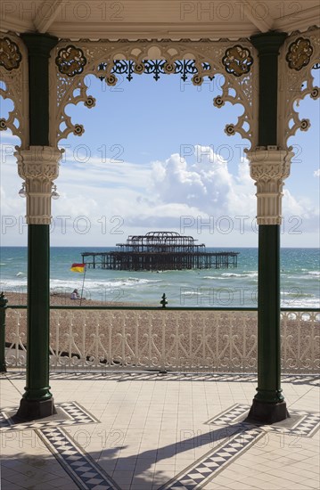 England, East Sussex, Brighton, Kings Road Arches restored seafront Victorian bandstand. 
Photo : Stephen Rafferty